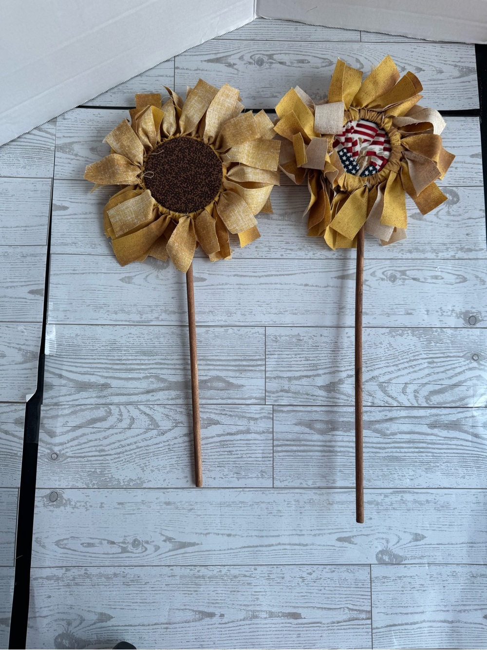 Handmade Rag Americana Sunflower Stakes - Yellow Brown
